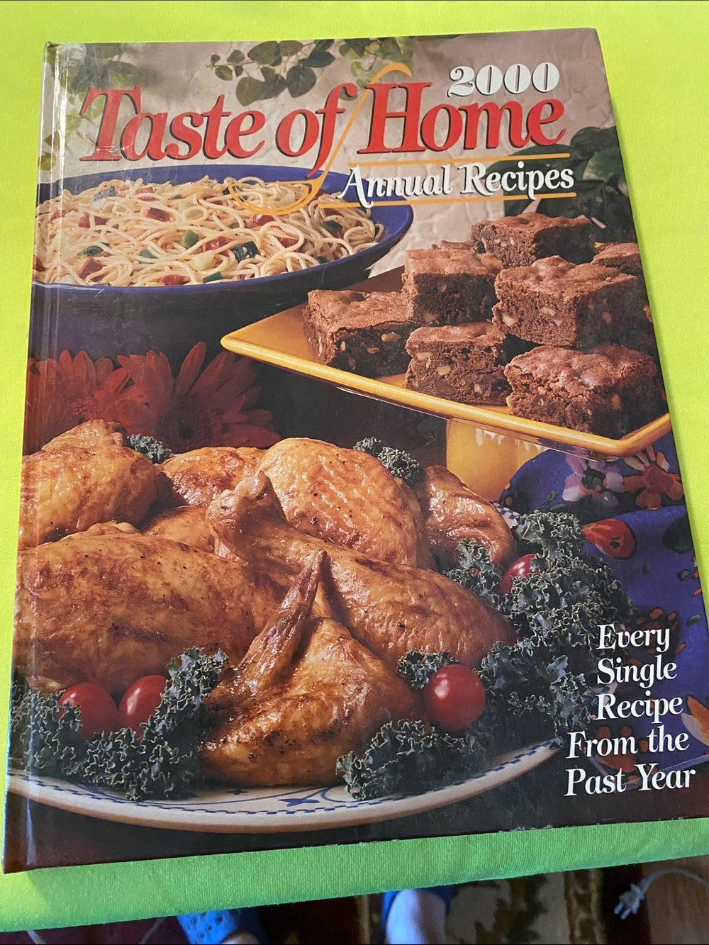 Taste of Home Cookbook 2000 – Green and Multicolor Cover